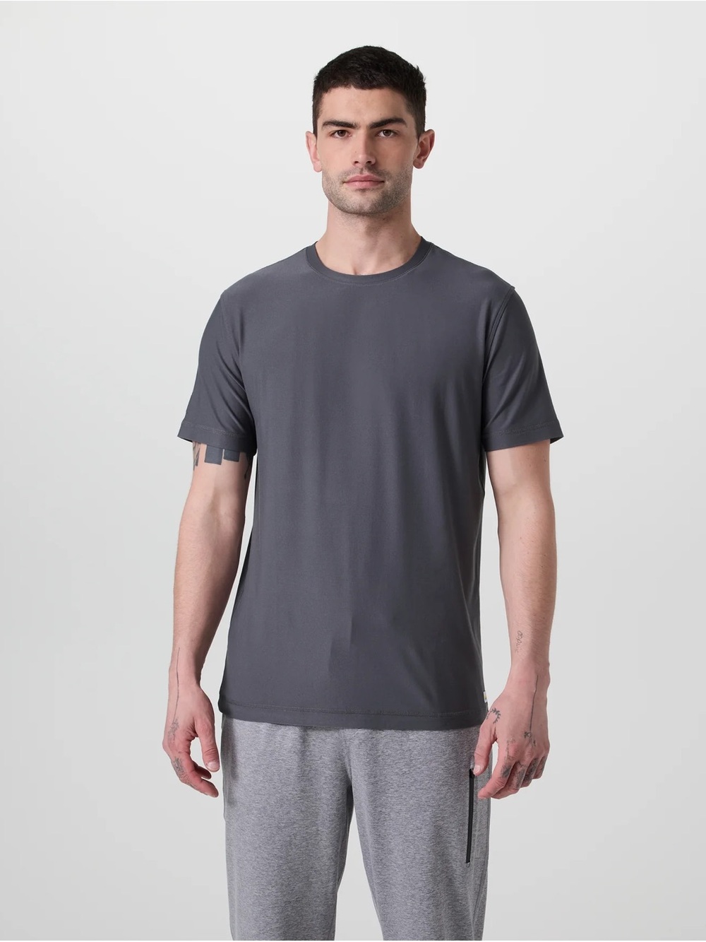 Vuori 3-Pack Mens Strato Tech Short Sleeve Crew Neck Tee Size Large Grey, Blue, - Picture 3 of 16